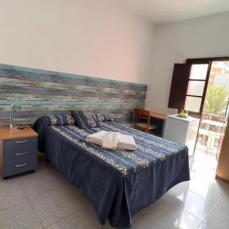 Central, Quiet And Comfortable Room, Breakfast Apartment *