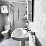 Central, Quiet And Comfortable Room, Breakfast Apartment