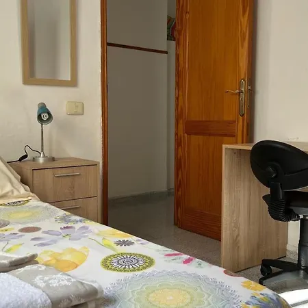 Central, Quiet And Comfortable Room, Breakfast Apartment