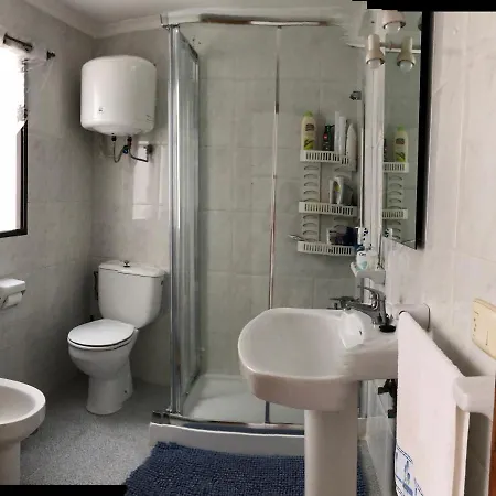 Central, Quiet And Comfortable Room, Breakfast Apartment *