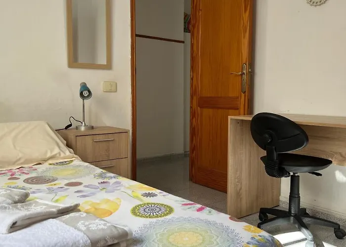 Central, Quiet And Comfortable Room, Breakfast 아파트