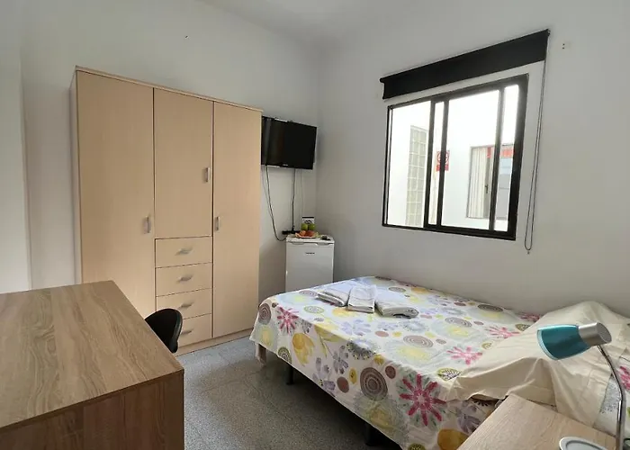 Central, Quiet And Comfortable Room, Breakfast 아파트 *